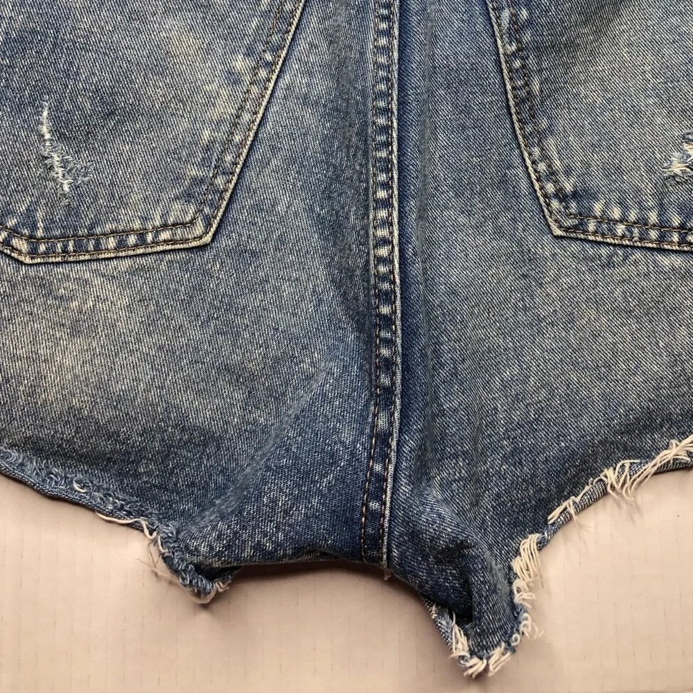 Wild Fable Distressed Blue Size 8 Denim Shorts